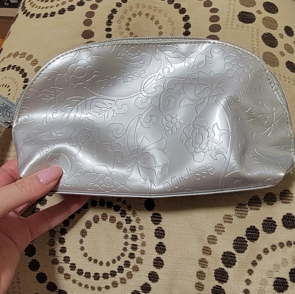 Purlisse  Silver Cosmetic Makeup Bag - Picture 6 of 14